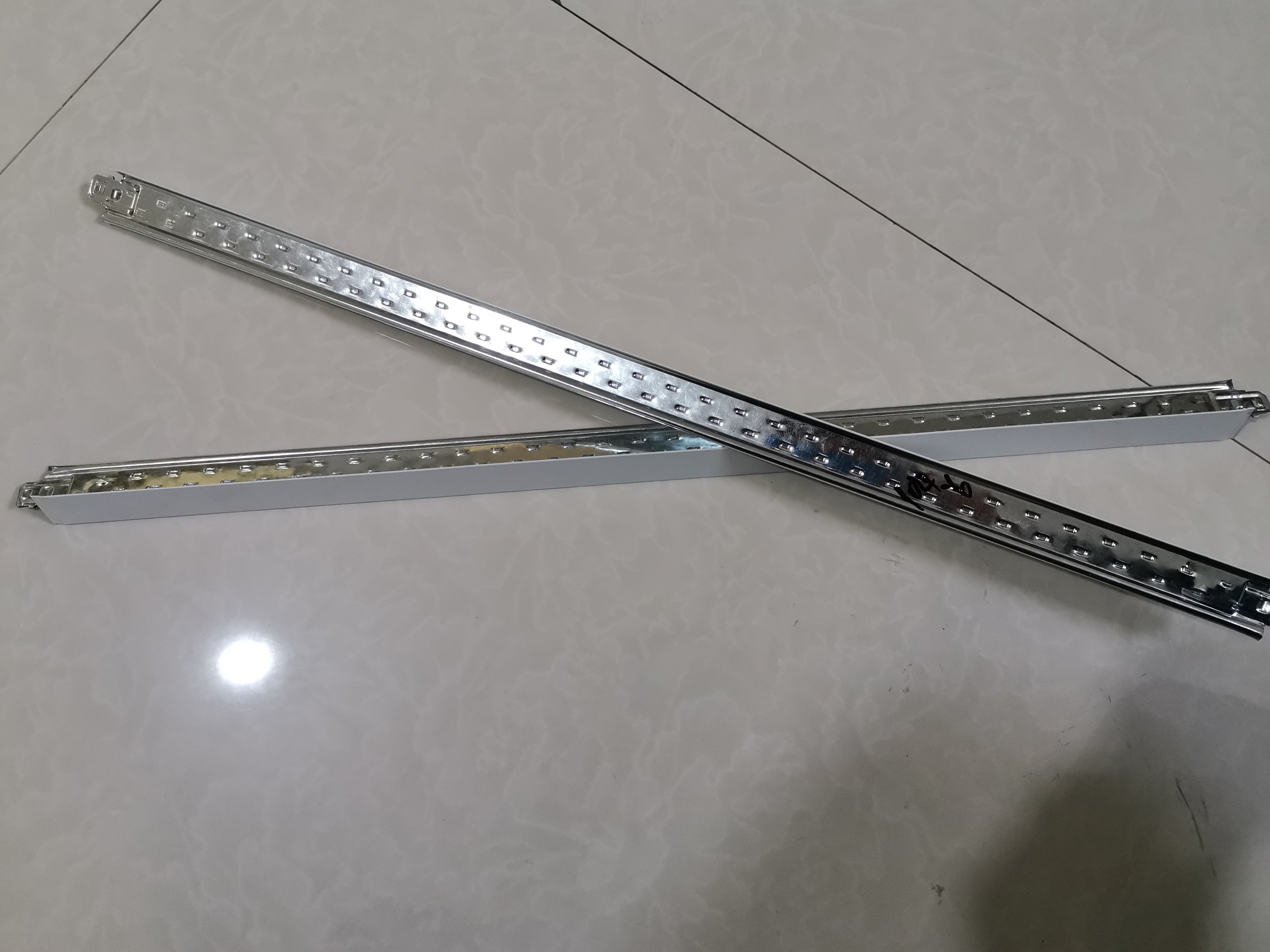 Acoustical Galvanized Suspended Roof Main Tee 3000MM/3600MM/3660MM/ Suspended Ceiling Tee Grids